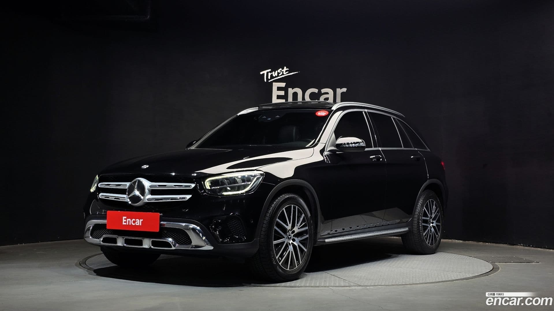 Main__Slider__Photo:GLC-Class Mercedes-Benz 2020.10-0