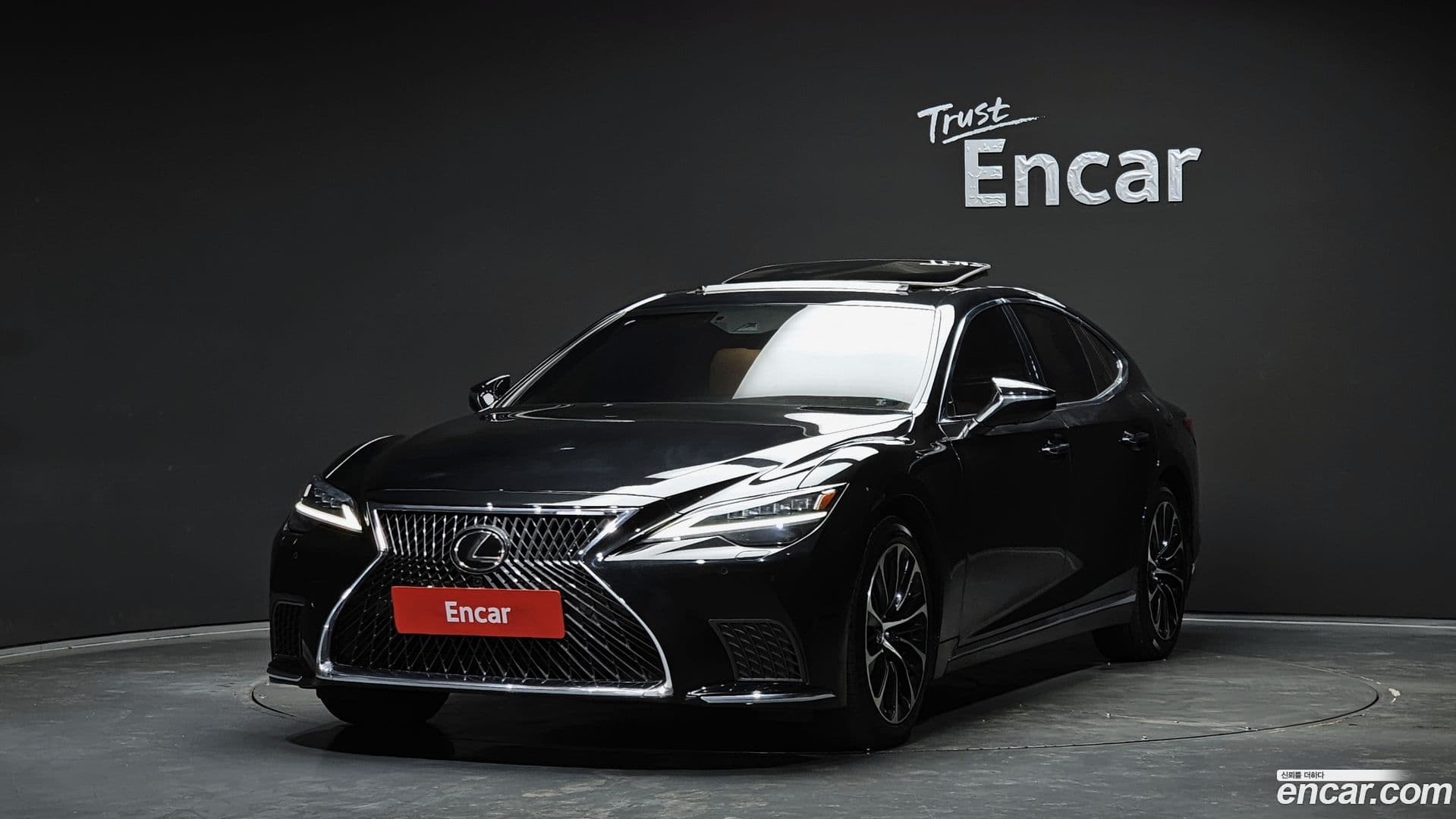 Main__Slider__Photo:LS Lexus 2023.3-0