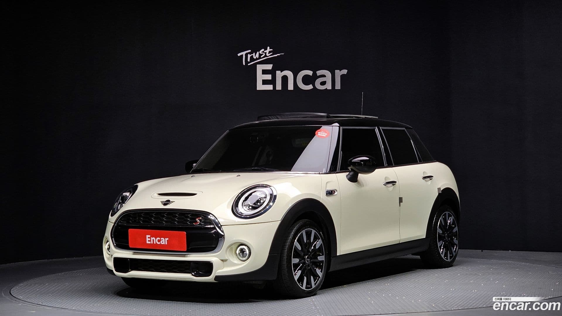 Main__Slider__Photo:Cooper Mini 2019.11-0