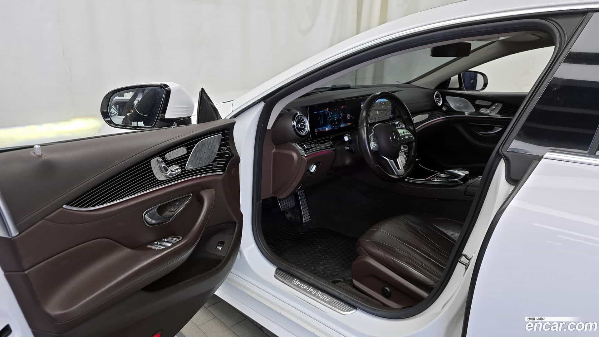 CLS-Class Mercedes-Benz 2019.11-INNER-010