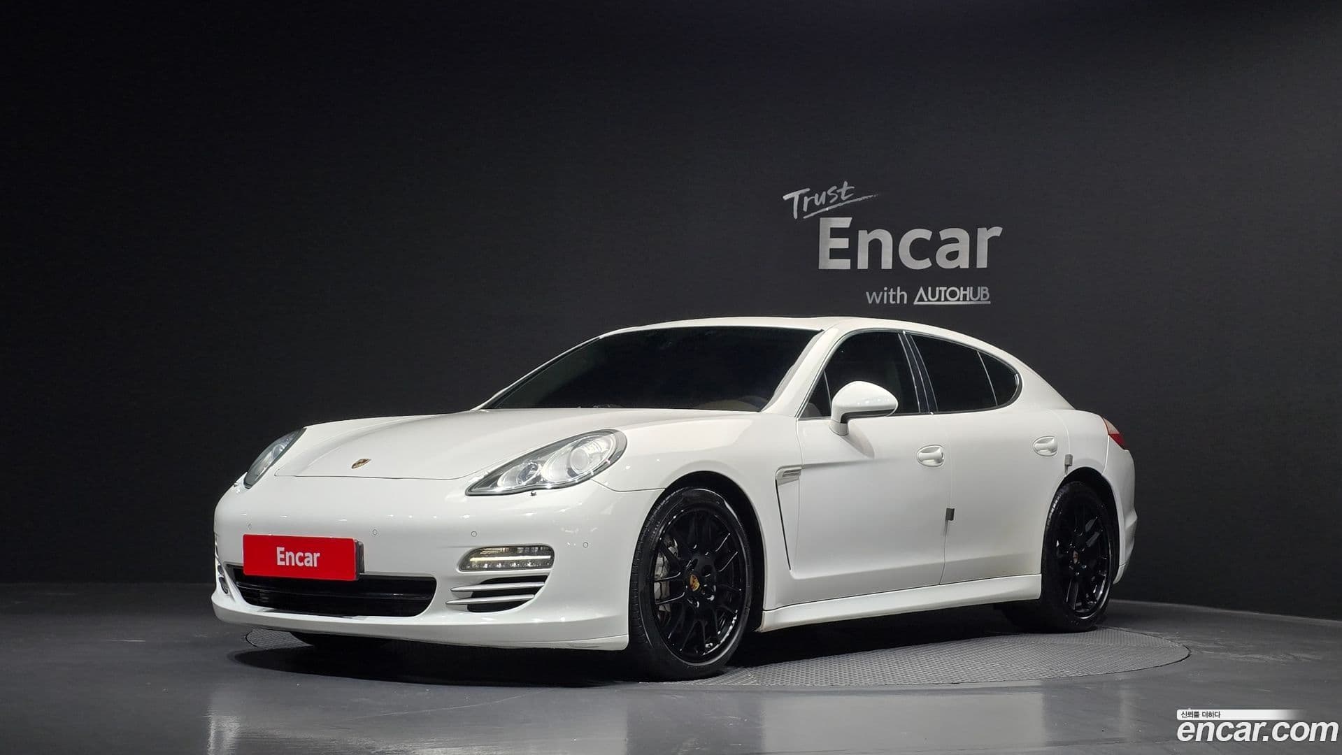 Main__Slider__Photo:Panamera Porsche 2010.10-0