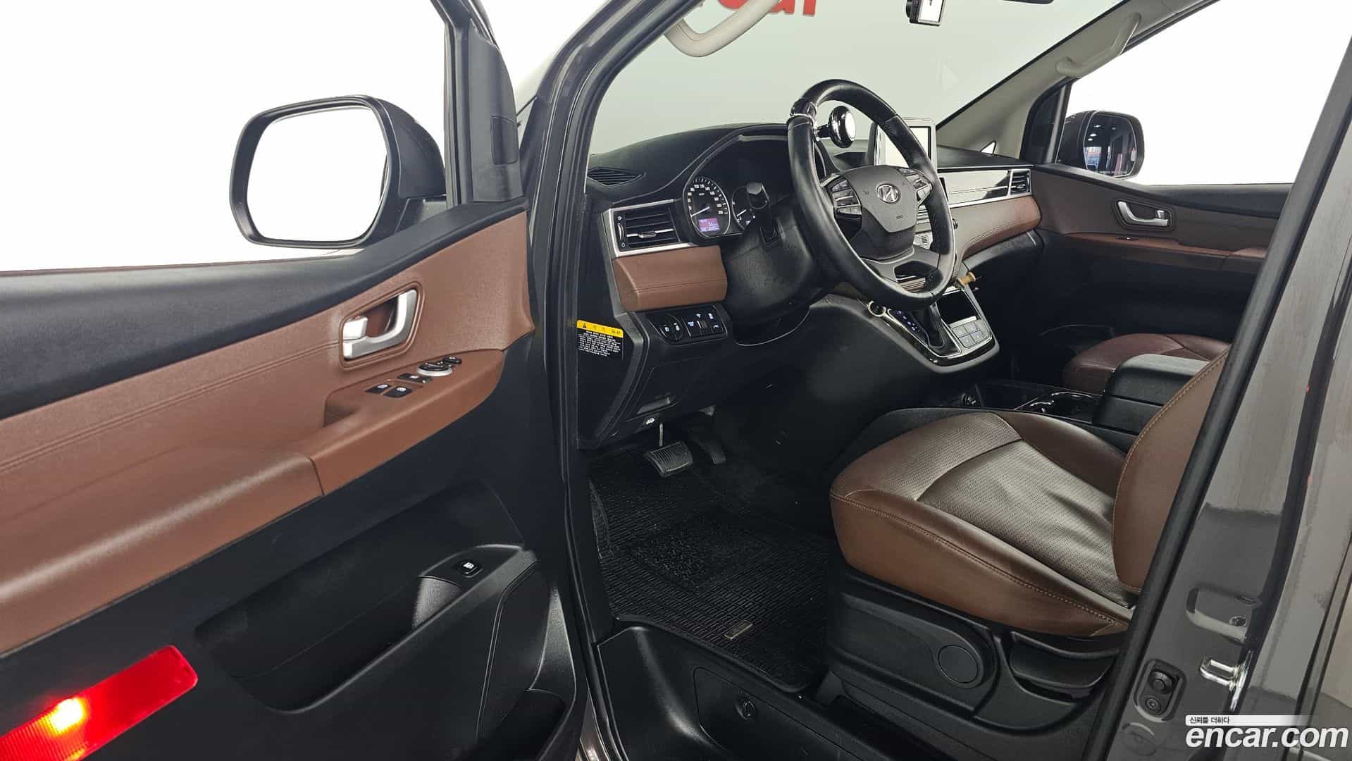 Starex Hyundai 2020.8-OPTION-015