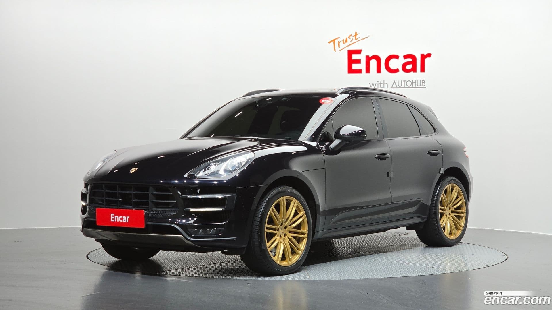 Main__Slider__Photo:Macan Porsche 2014.5-0