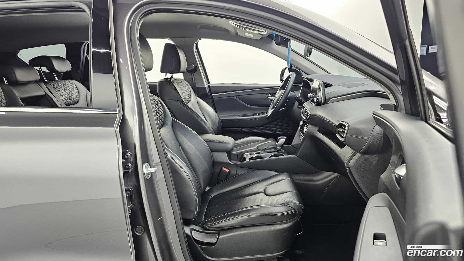 Santafe Hyundai 2019.1-INNER-010