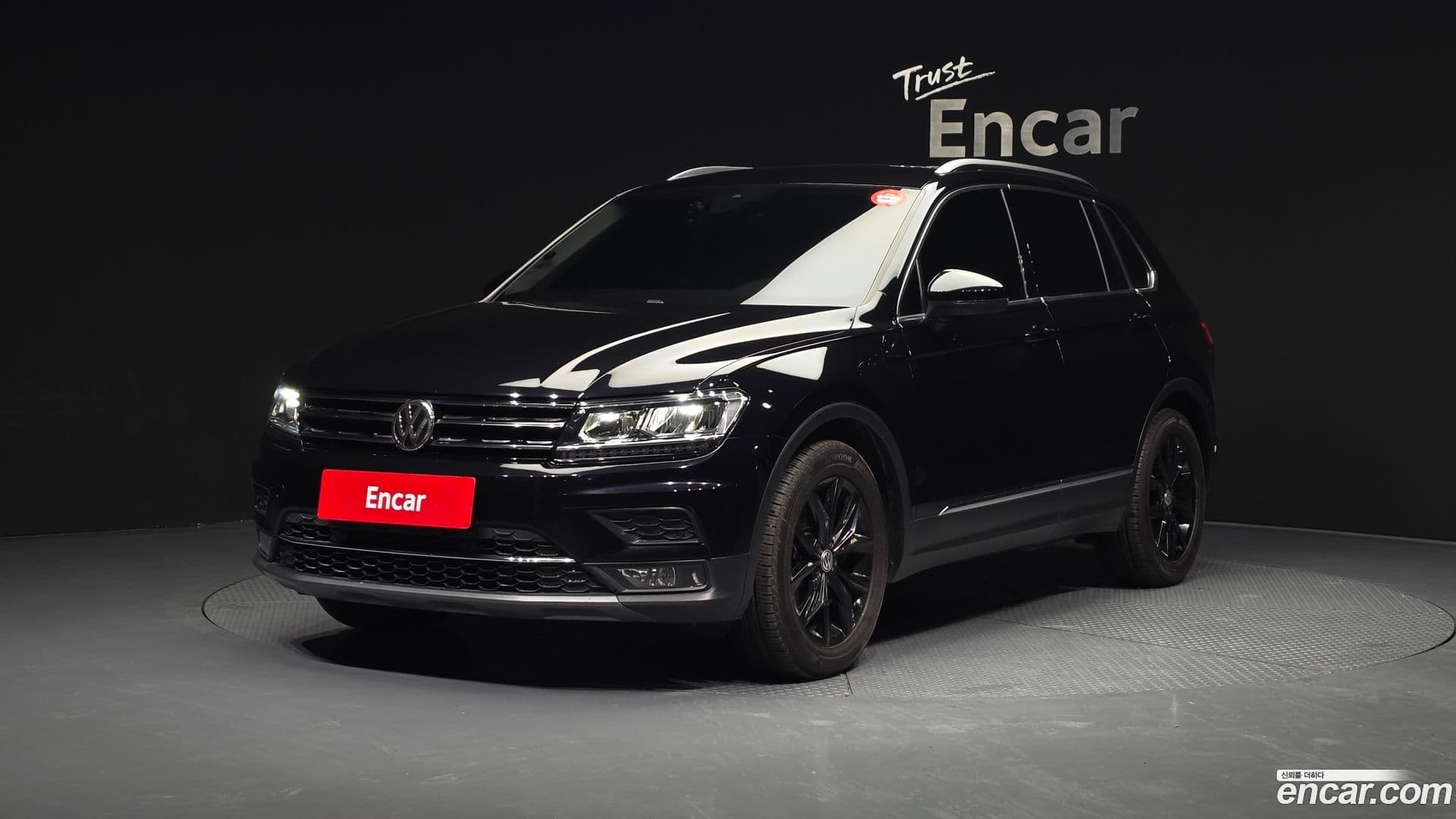 Main__Slider__Photo:Tiguan Volkswagen 2020.3-0