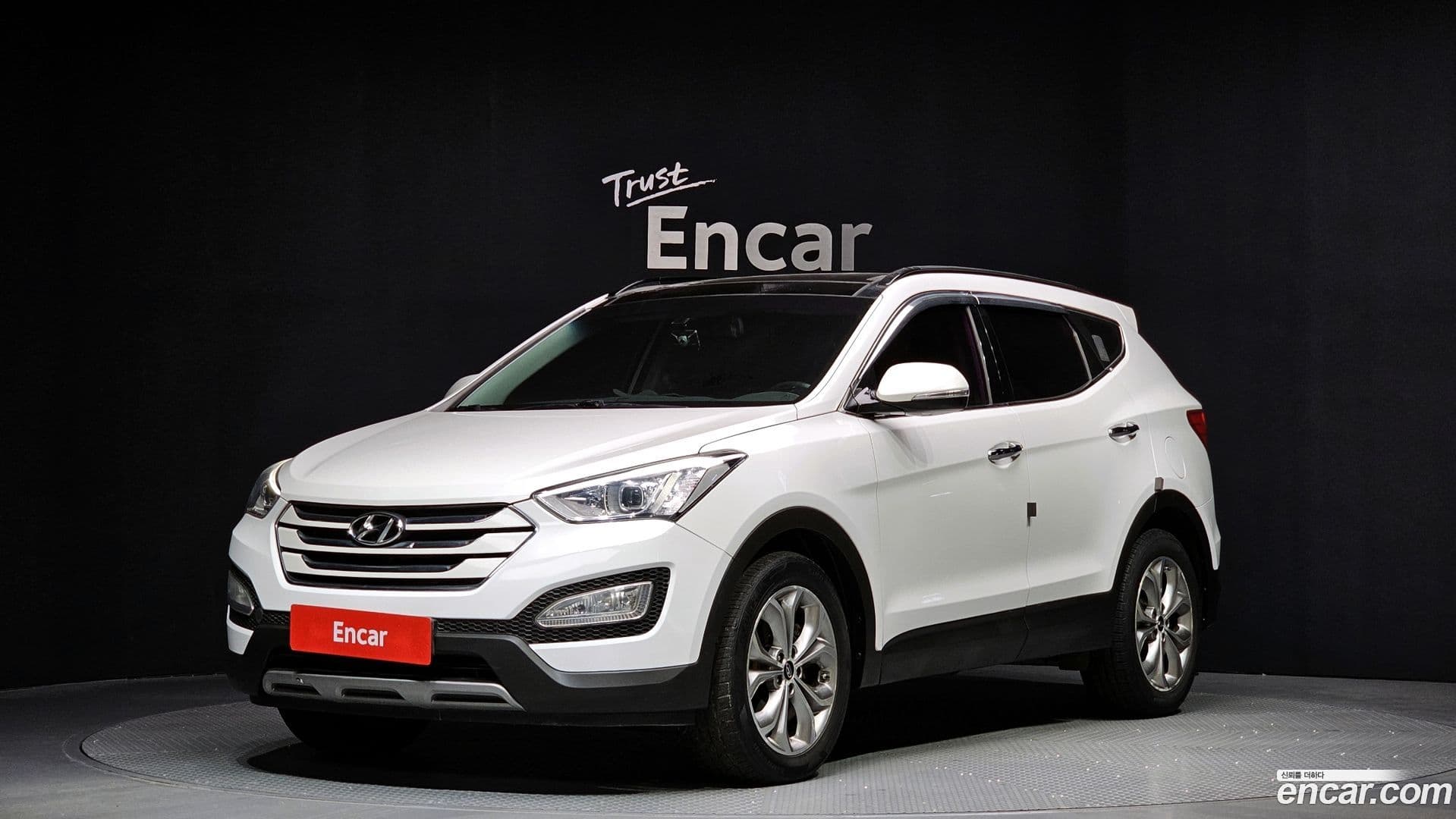 Main__Slider__Photo:Santafe Hyundai 2015.2-0