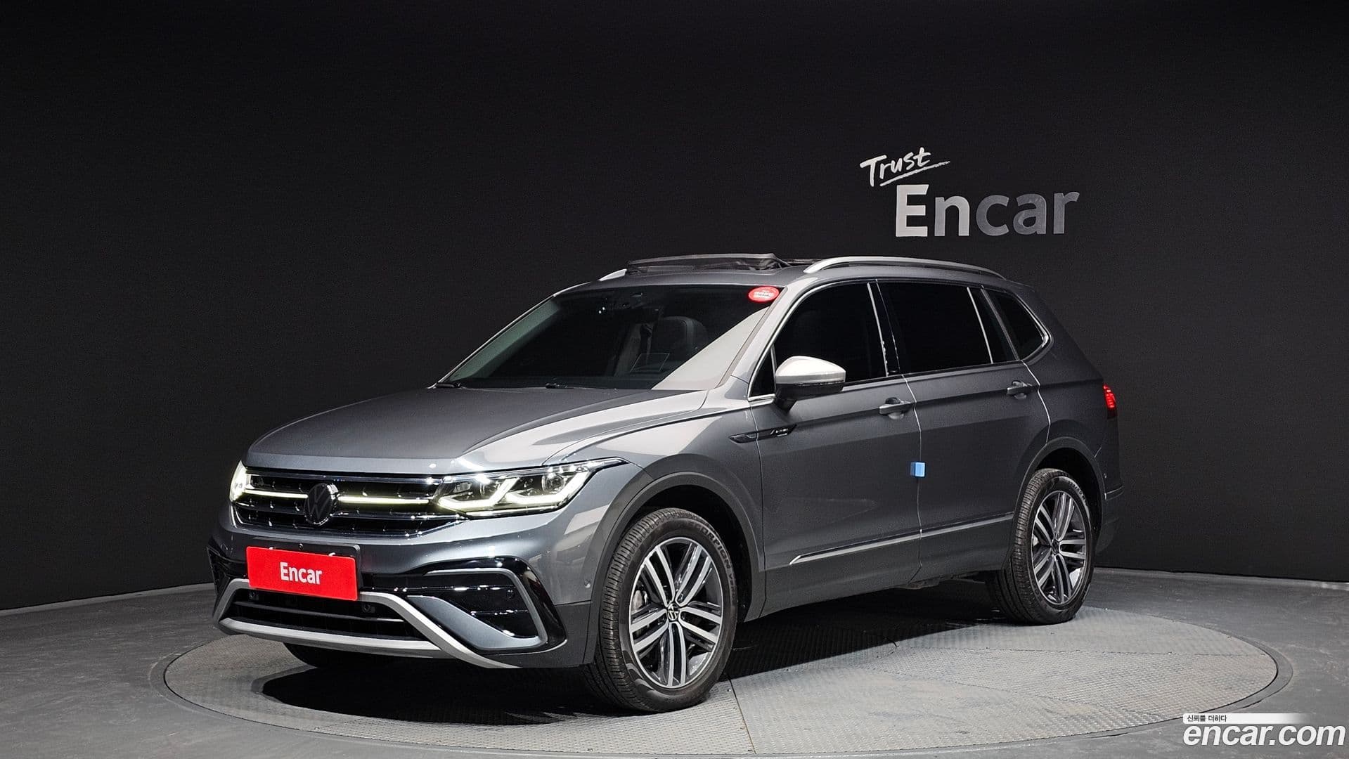 Main__Slider__Photo:Tiguan Volkswagen 2024.9-0
