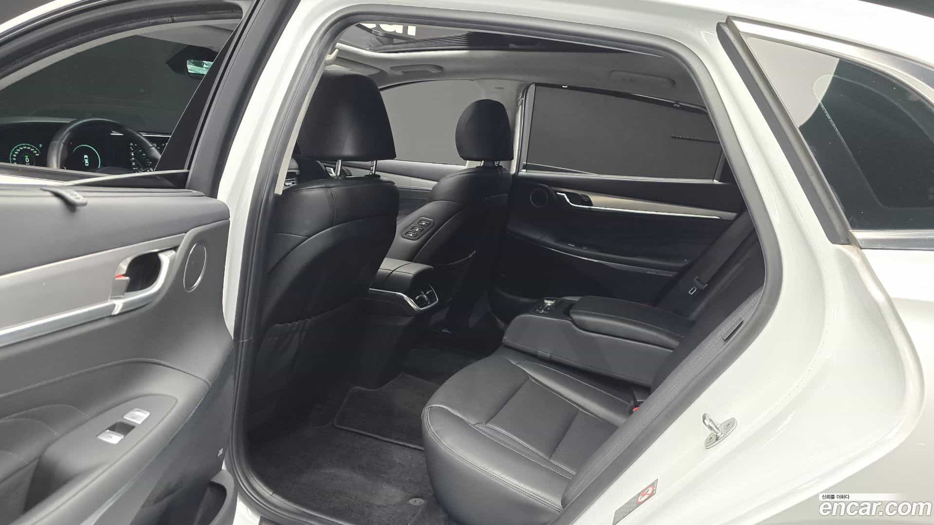 Grandeur Hyundai 2021.3-OPTION-016