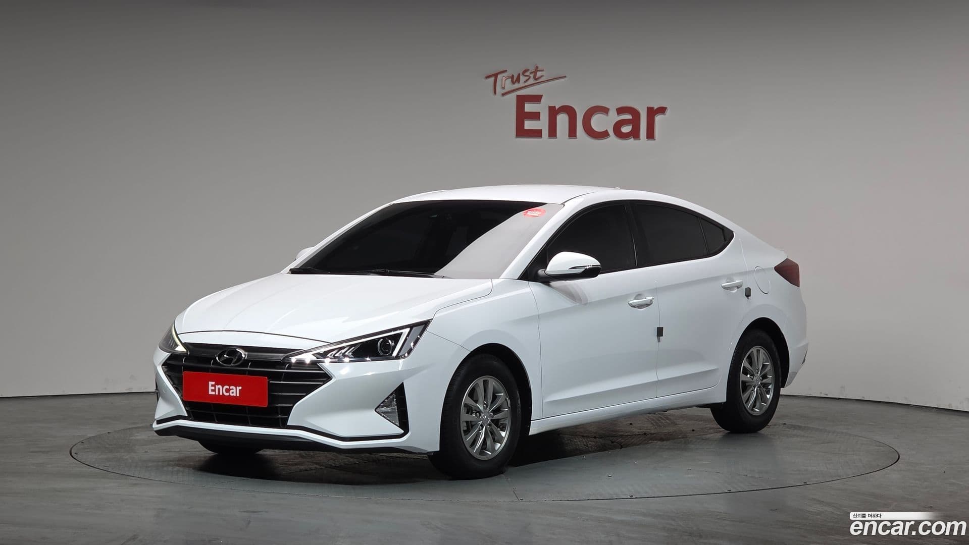 Main__Slider__Photo:AVANTE Hyundai 2019.3-0
