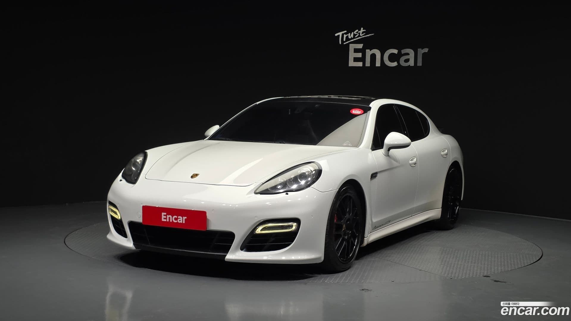 Main__Slider__Photo:Panamera Porsche 2012.8-0