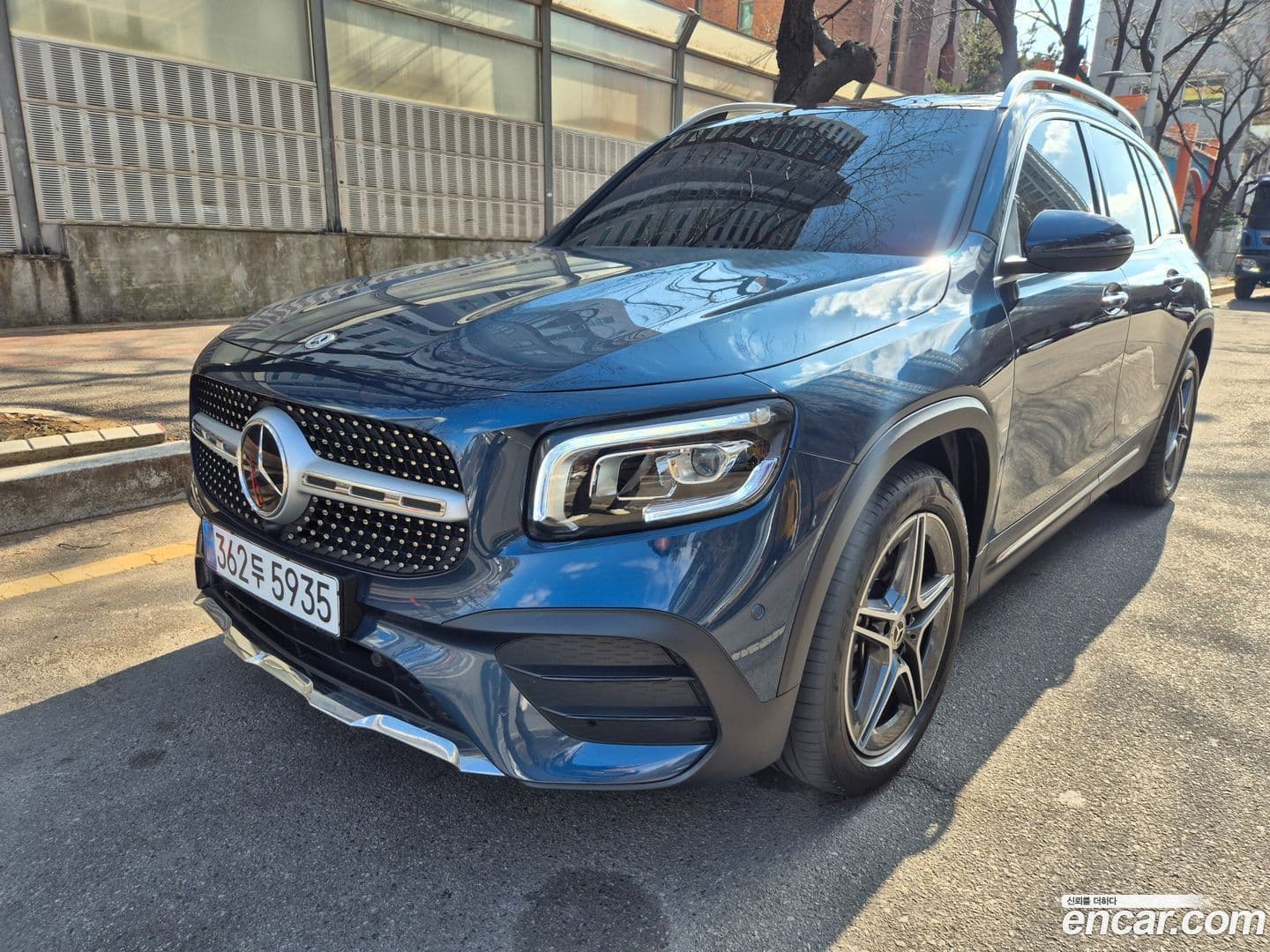 Main__Slider__Photo:GLB-Class Mercedes-Benz 2023.9-0