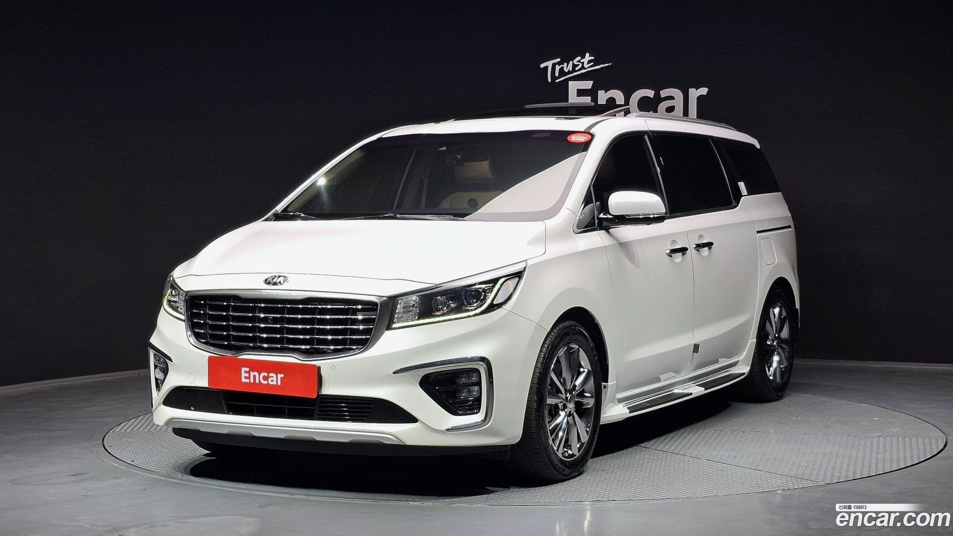 Main__Slider__Photo:Canival Kia 2019.9-0