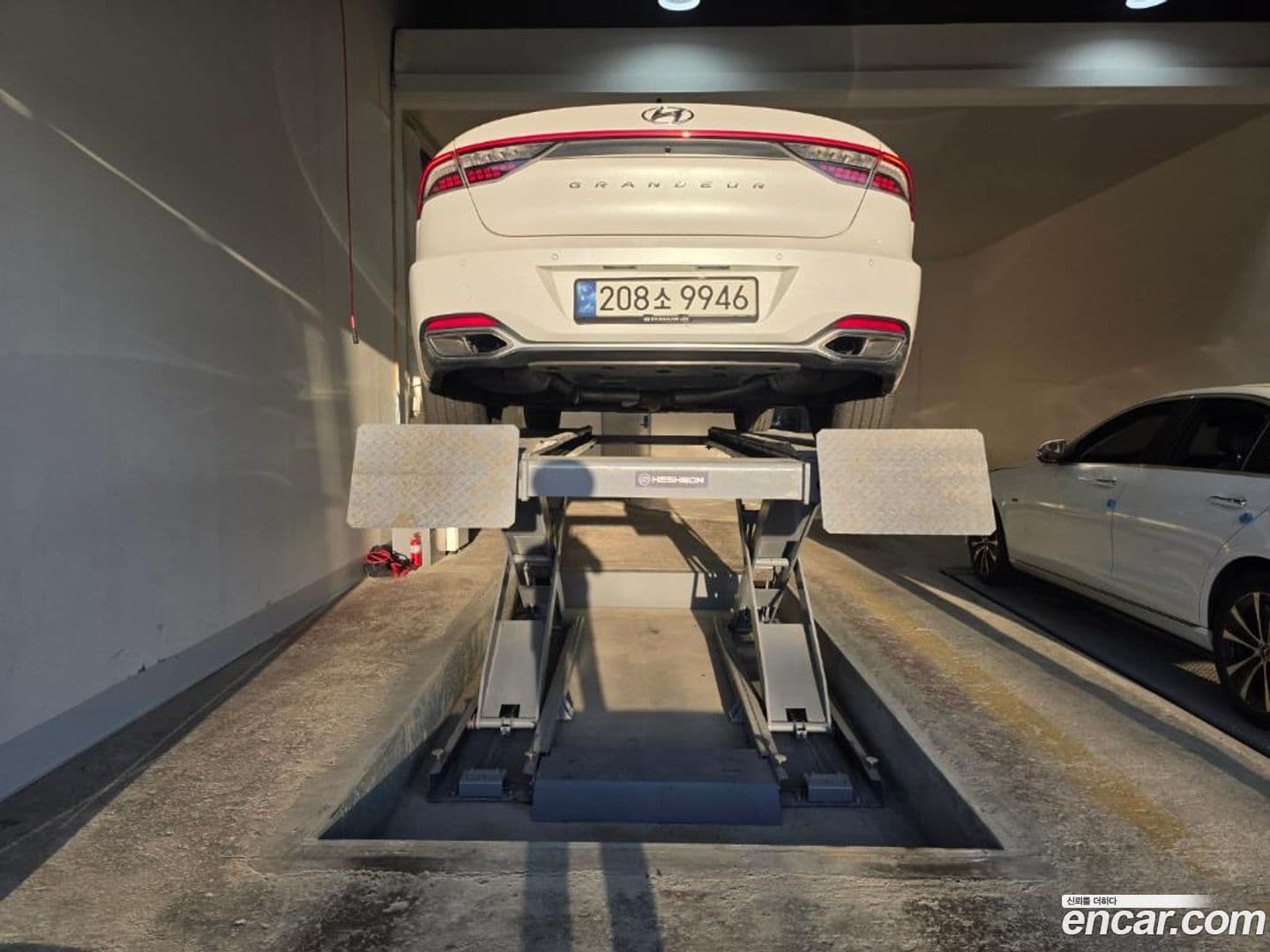 Main__Slider__Photo:Grandeur Hyundai 2021.4-0