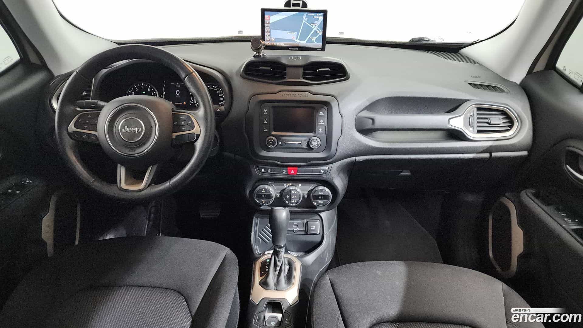 Renegade Jeep 2015.11-INNER-007