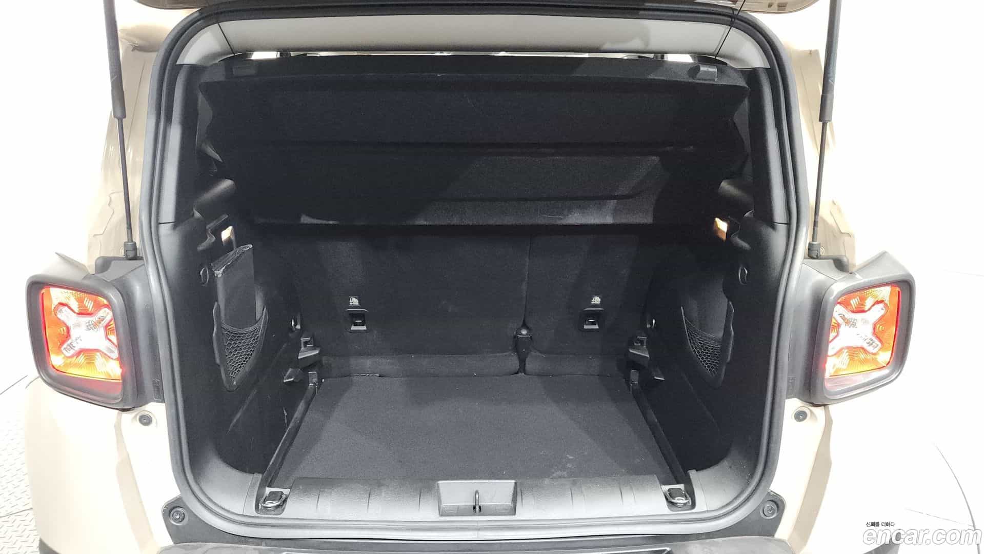 Renegade Jeep 2015.11-OPTION-024