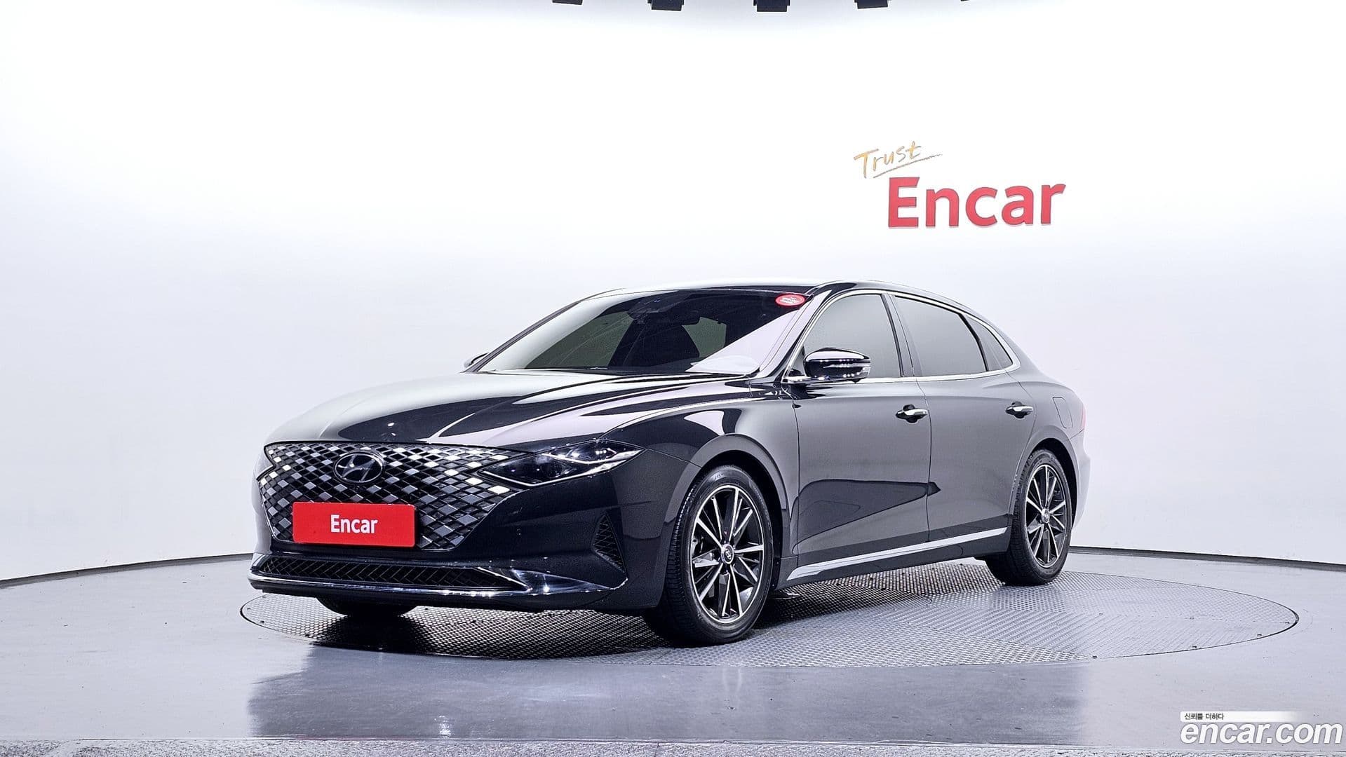 Main__Slider__Photo:Grandeur Hyundai 2020.7-0