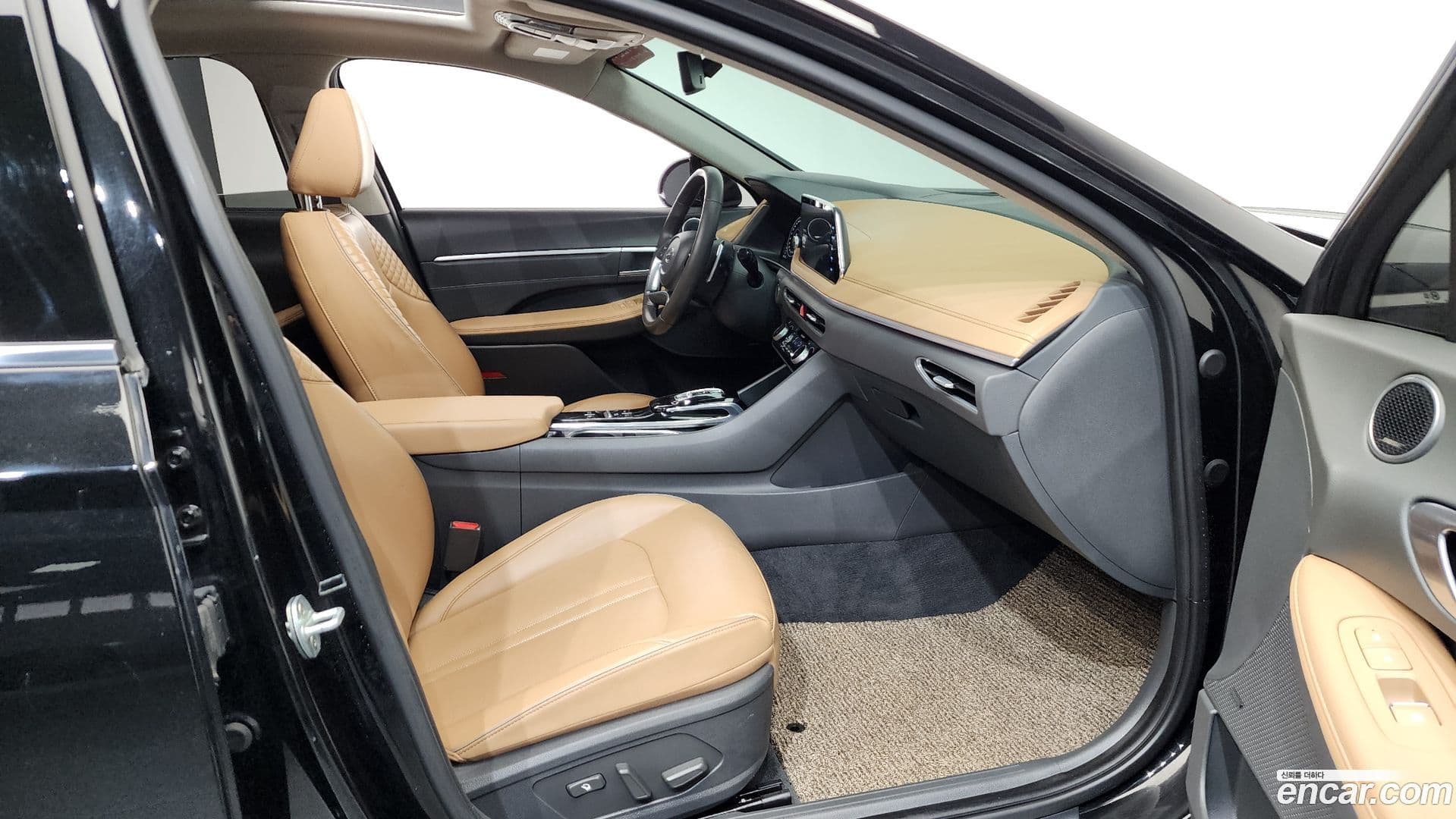 Main__Slider__Photo:Sonata Hyundai 2019.10-11