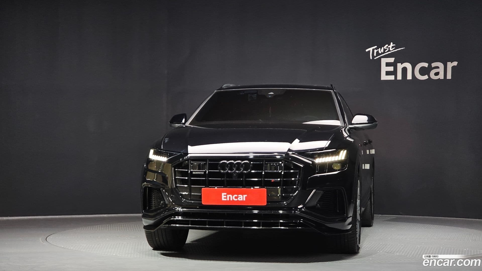 Main__Slider__Photo:Q8 Audi 2020.8-0