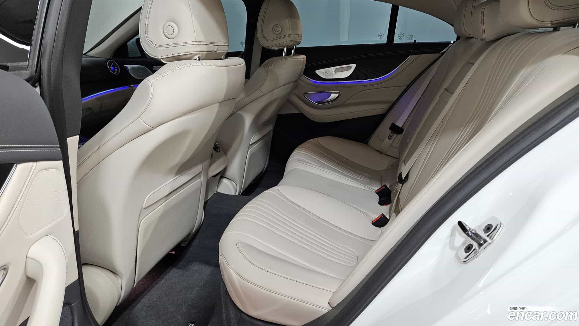 CLS-Class Mercedes-Benz 2022.4-INNER-010