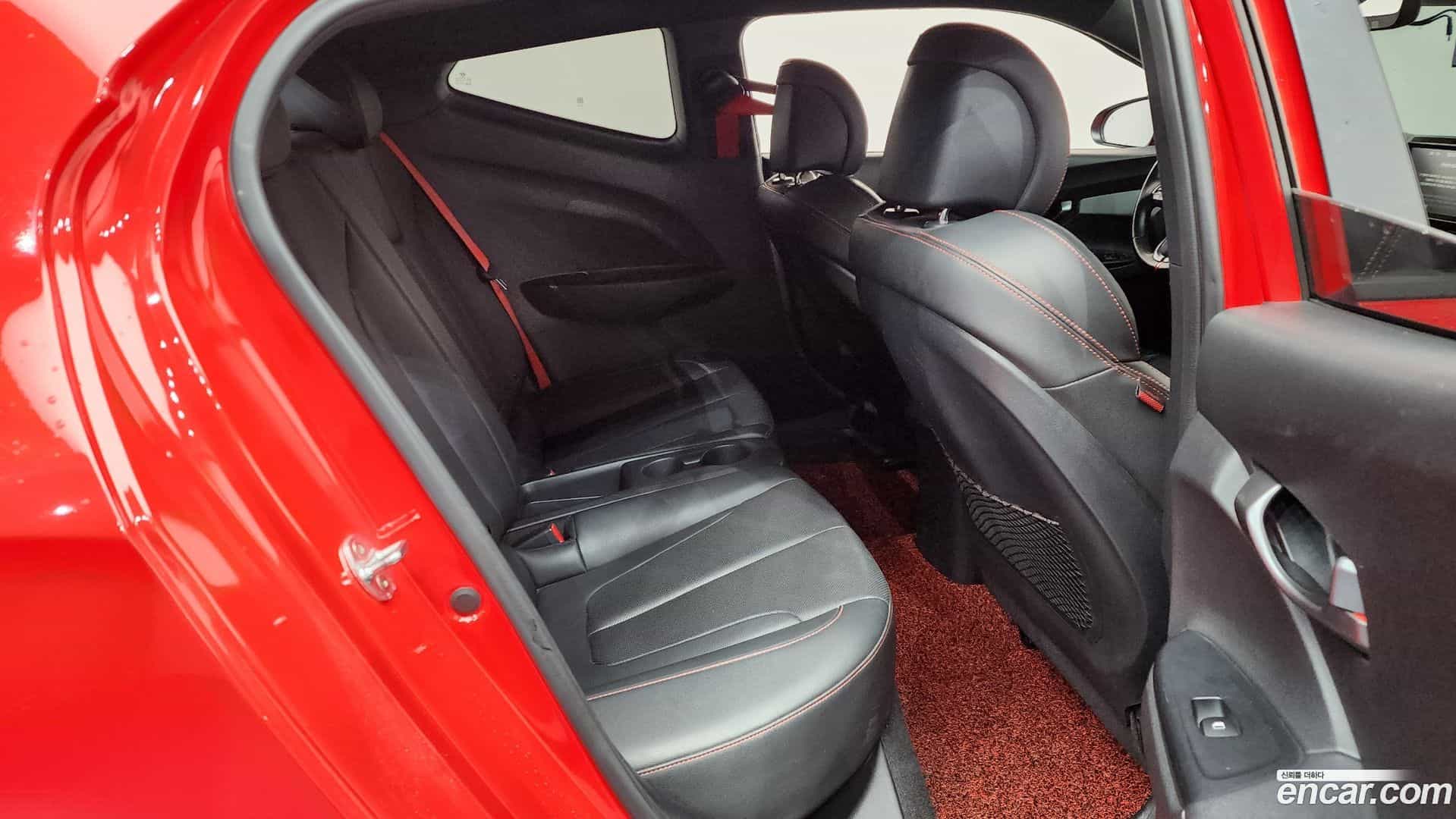 Veloster Hyundai 2018.11-OPTION-016