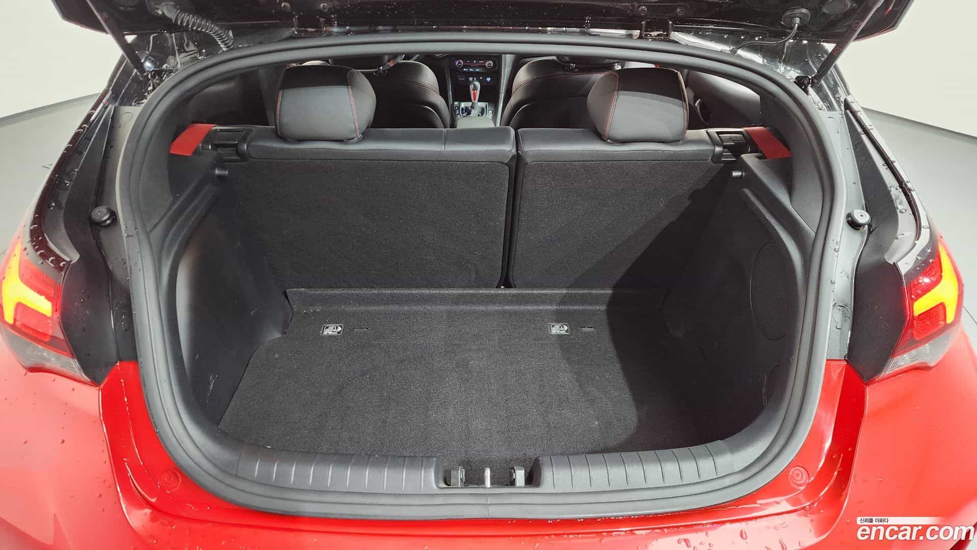 Veloster Hyundai 2018.11-OPTION-024
