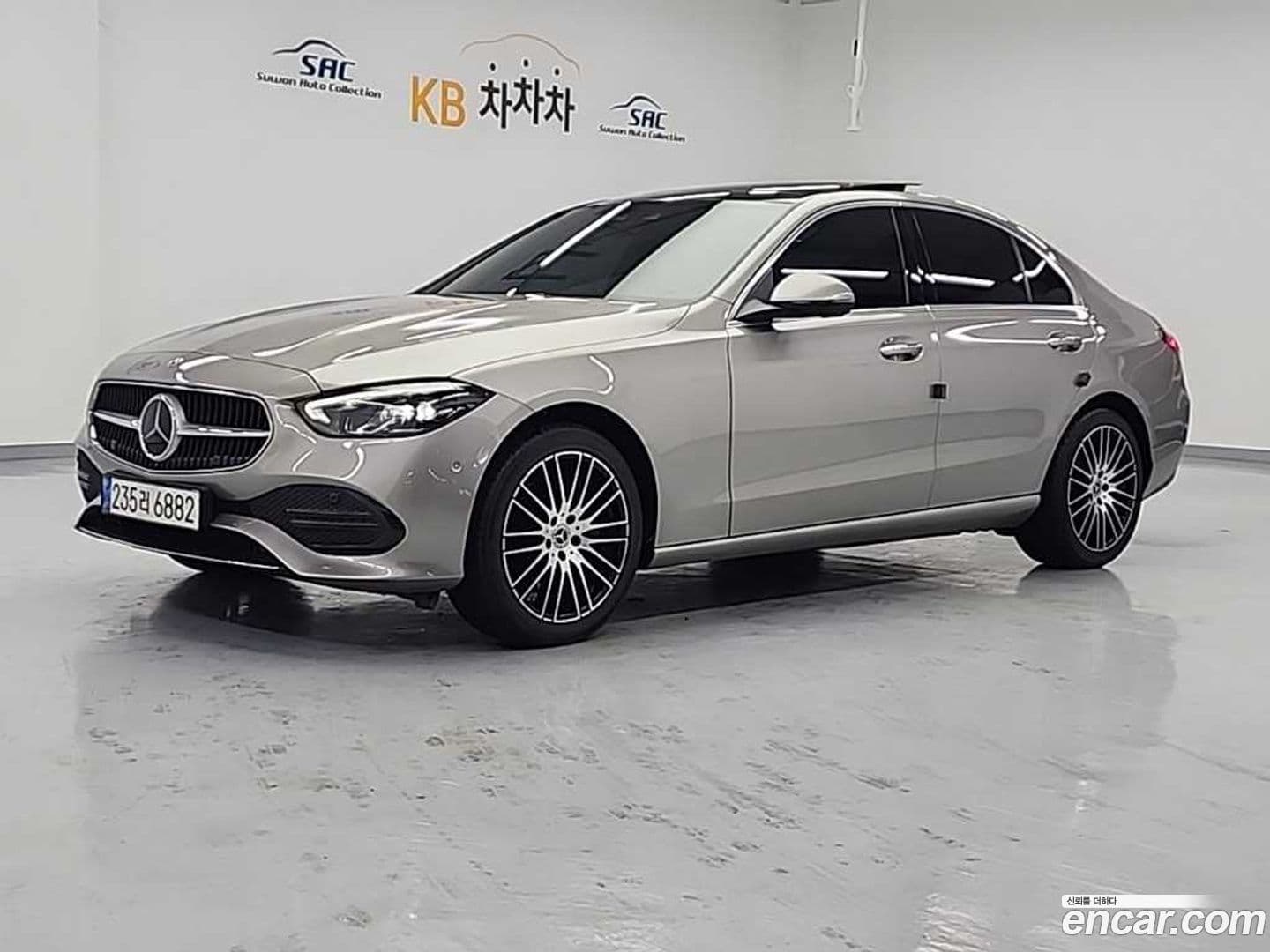 Main__Slider__Photo:C-Class Mercedes-Benz 2022.4-0