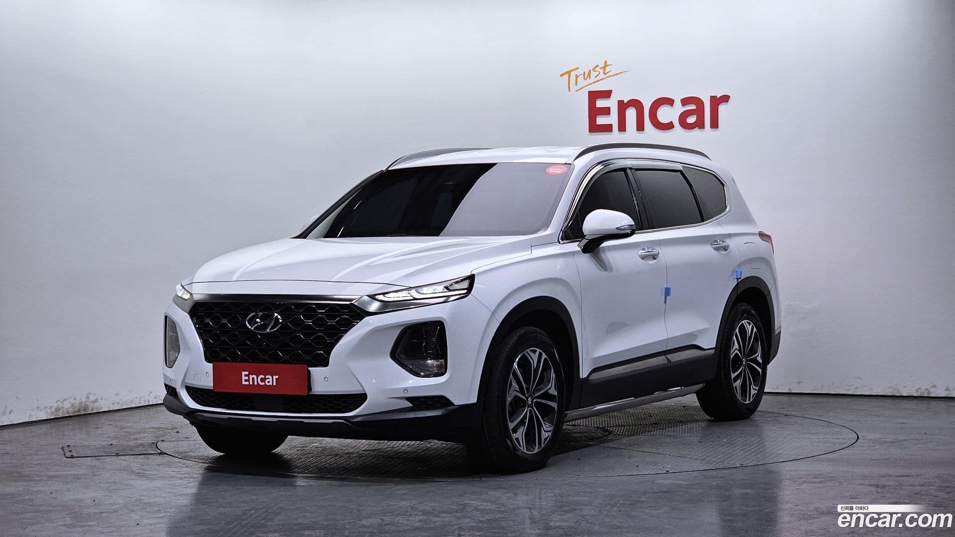 Main__Slider__Photo:Santafe Hyundai 2018.5-0