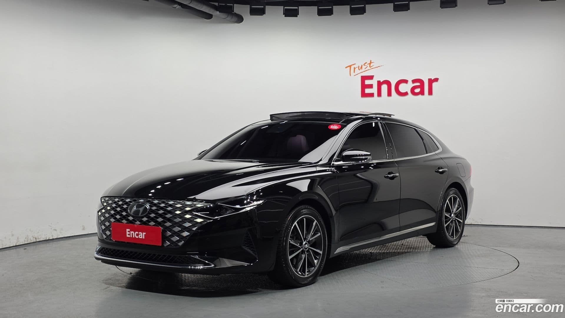 Main__Slider__Photo:Grandeur Hyundai 2021.11-0