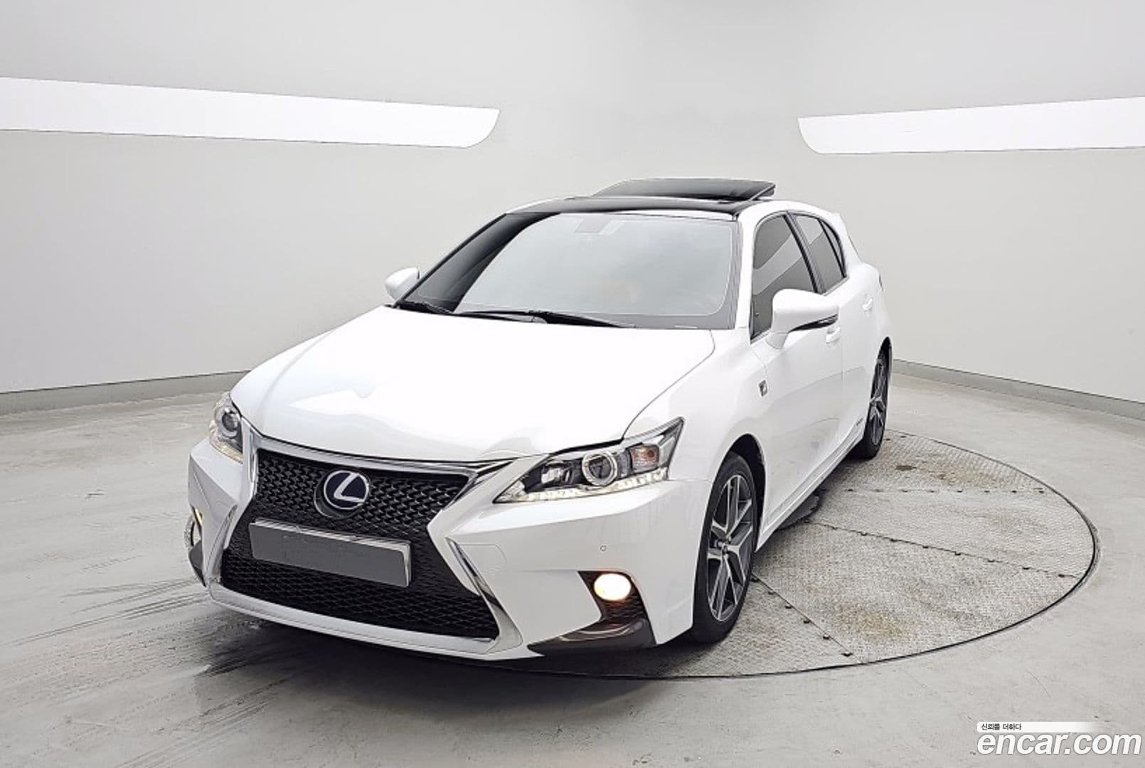 Main__Slider__Photo:CT200h Lexus 2016.11-0