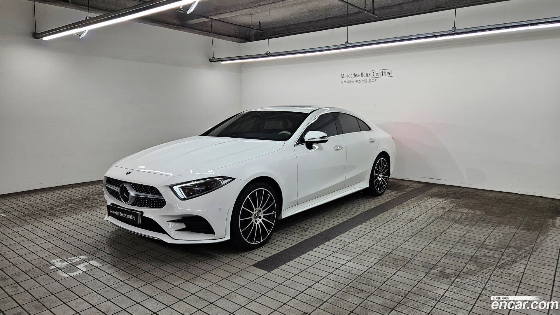 Main__Slider__Photo:CLS-Class Mercedes-Benz 2021.7-0