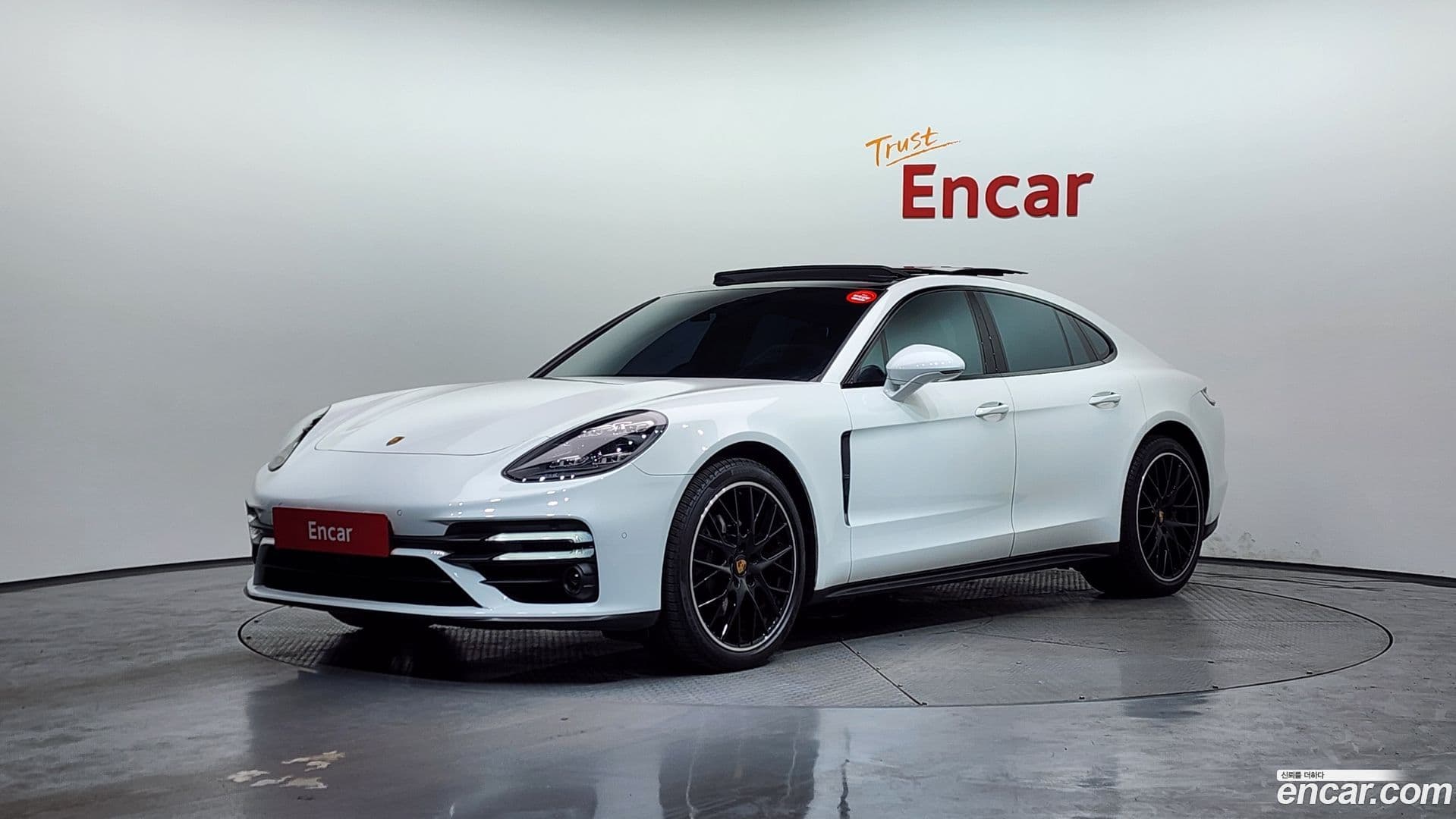 Main__Slider__Photo:Panamera Porsche 2021.3-0
