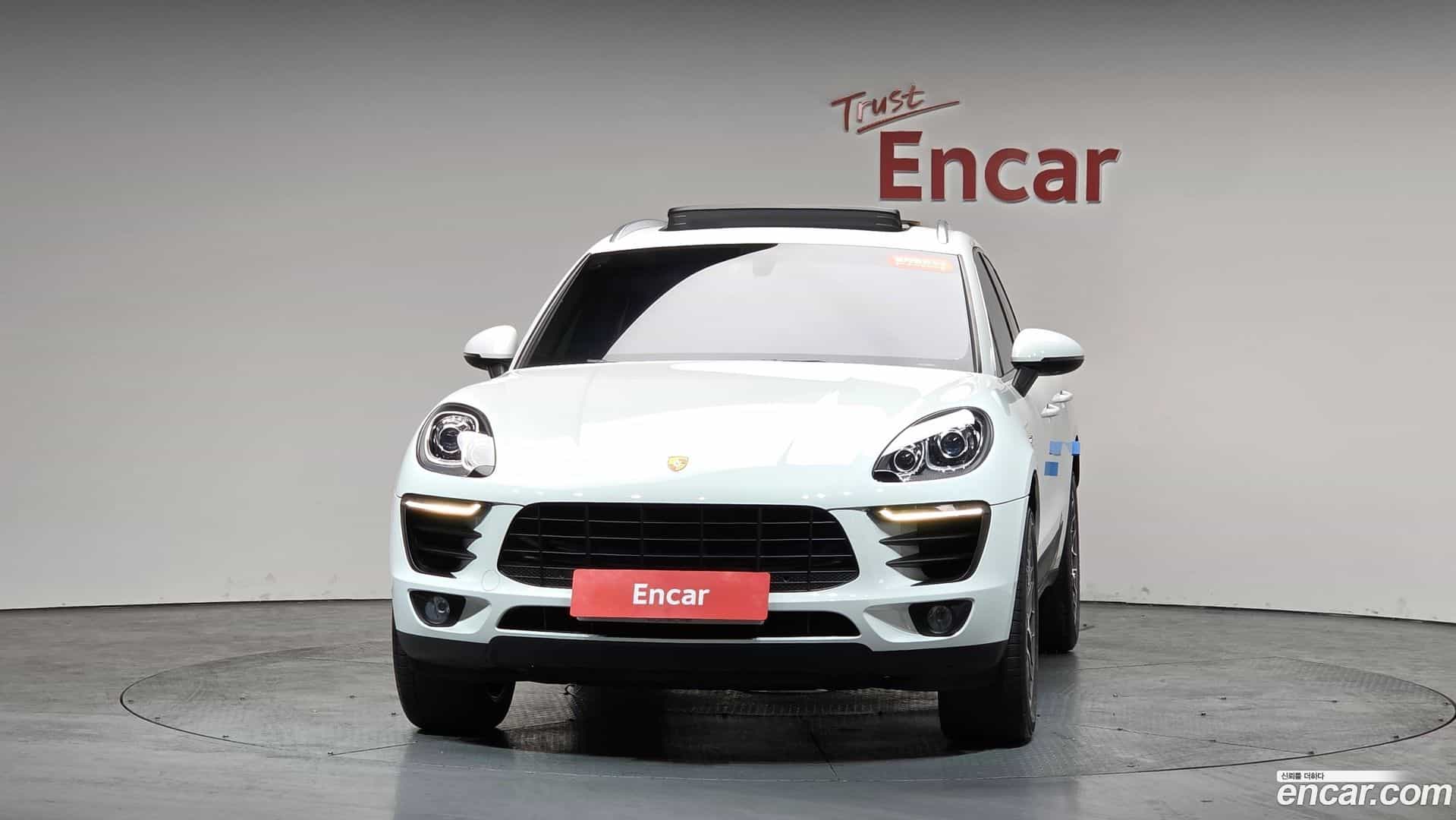 Macan Porsche 2015.7-OUTER-003