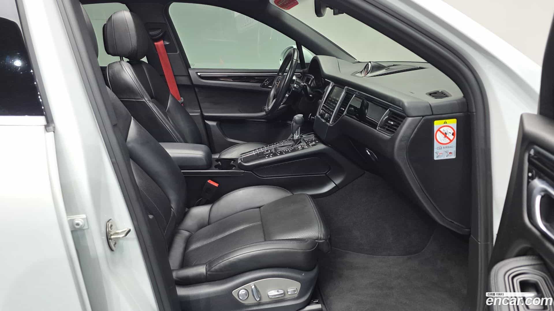 Macan Porsche 2015.7-INNER-010