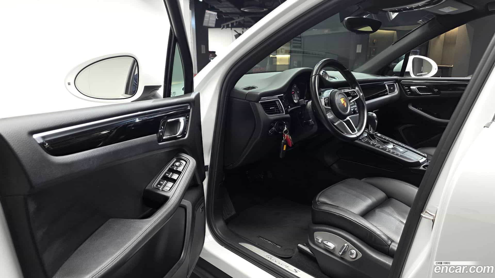 Macan Porsche 2015.7-OPTION-015