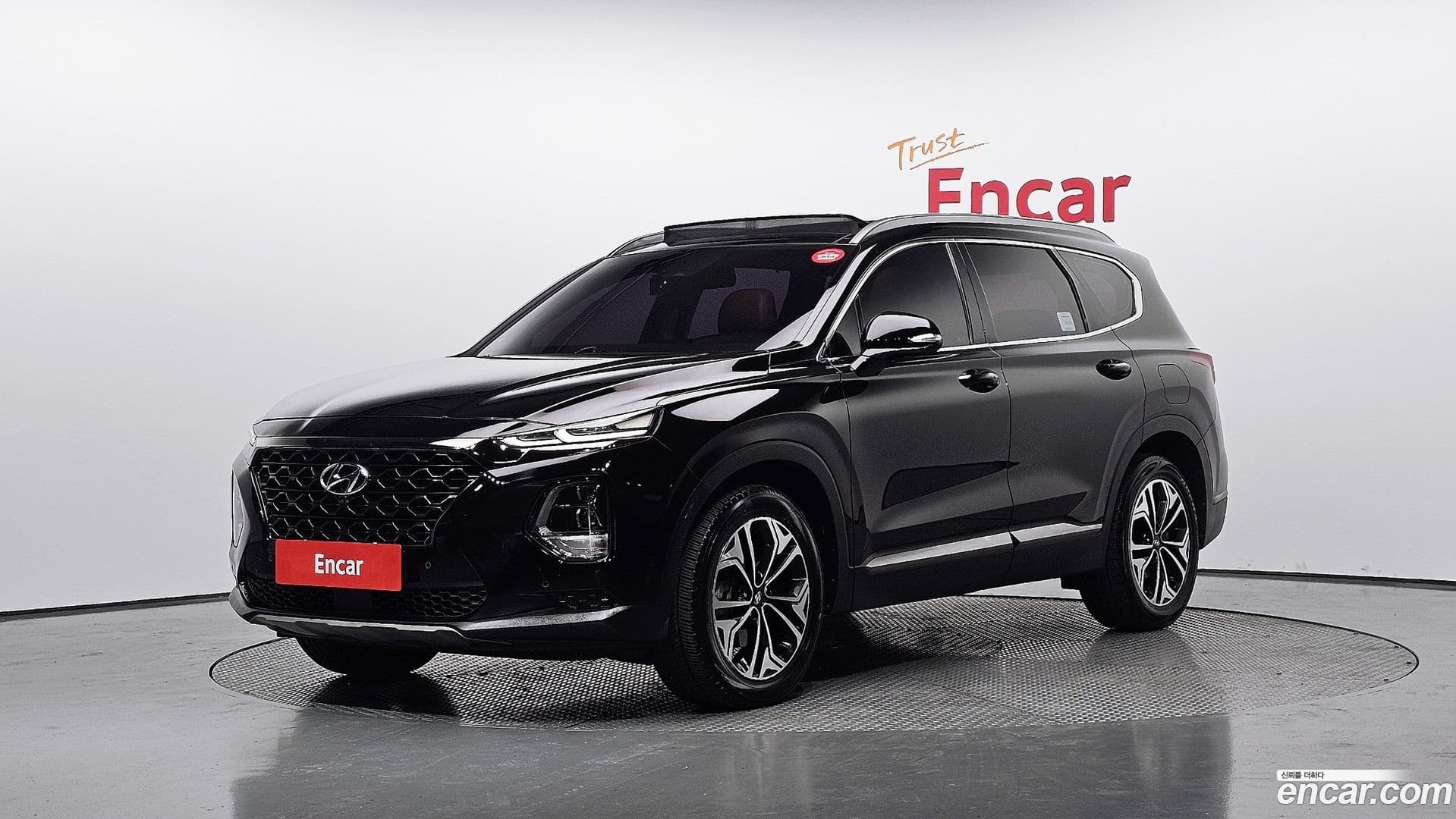 Main__Slider__Photo:Santafe Hyundai 2018.4-0