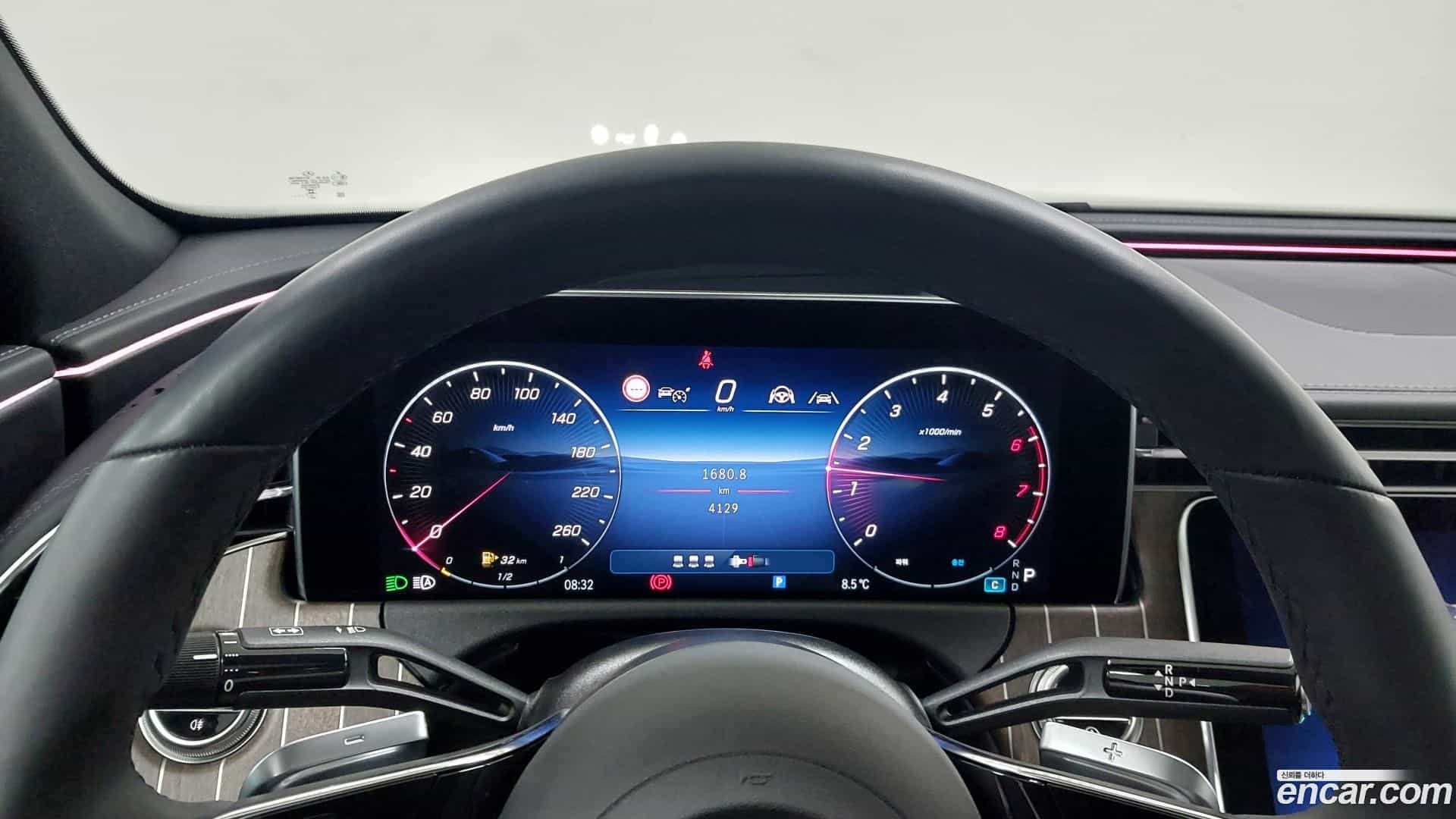 E-Class Mercedes-Benz 2025.4-INNER-008