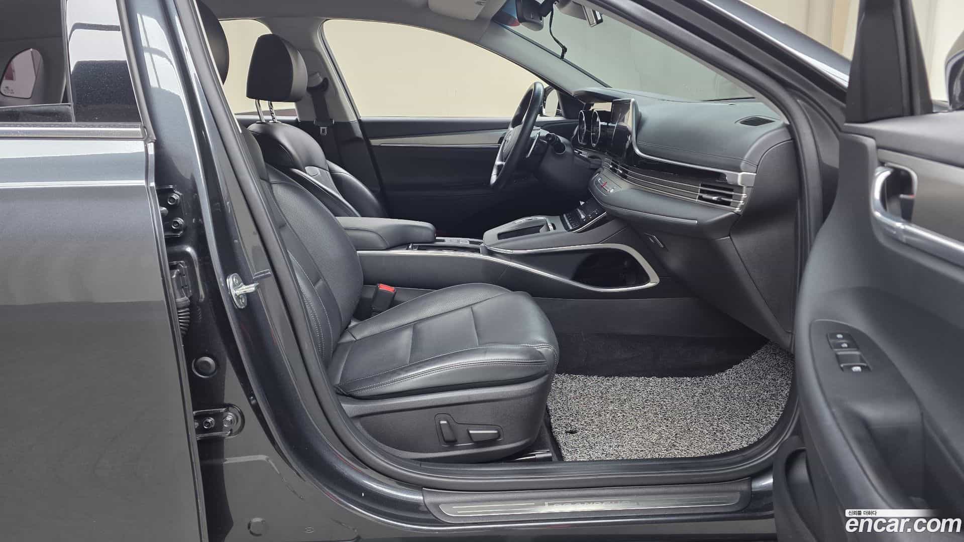 Grandeur Hyundai 2021.0-OPTION-015