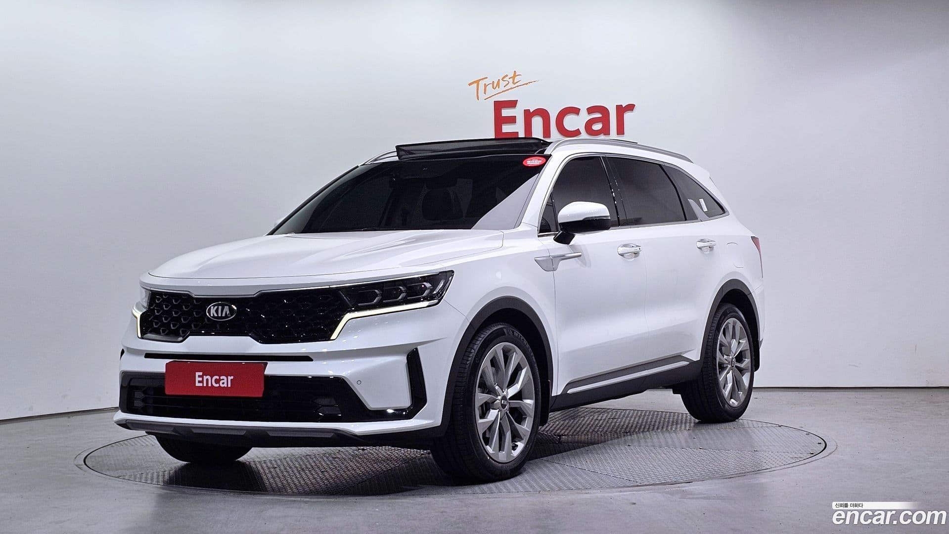 Main__Slider__Photo:Sorento Kia 2021.3-0