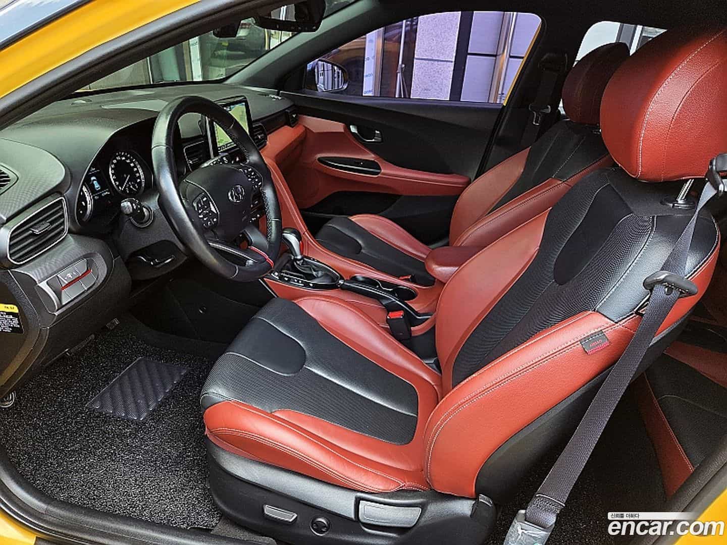 Veloster Hyundai 2018.2-INNER-008