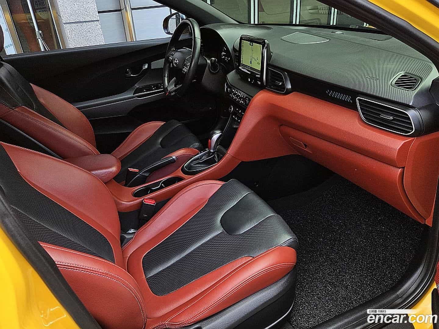 Veloster Hyundai 2018.2-INNER-009