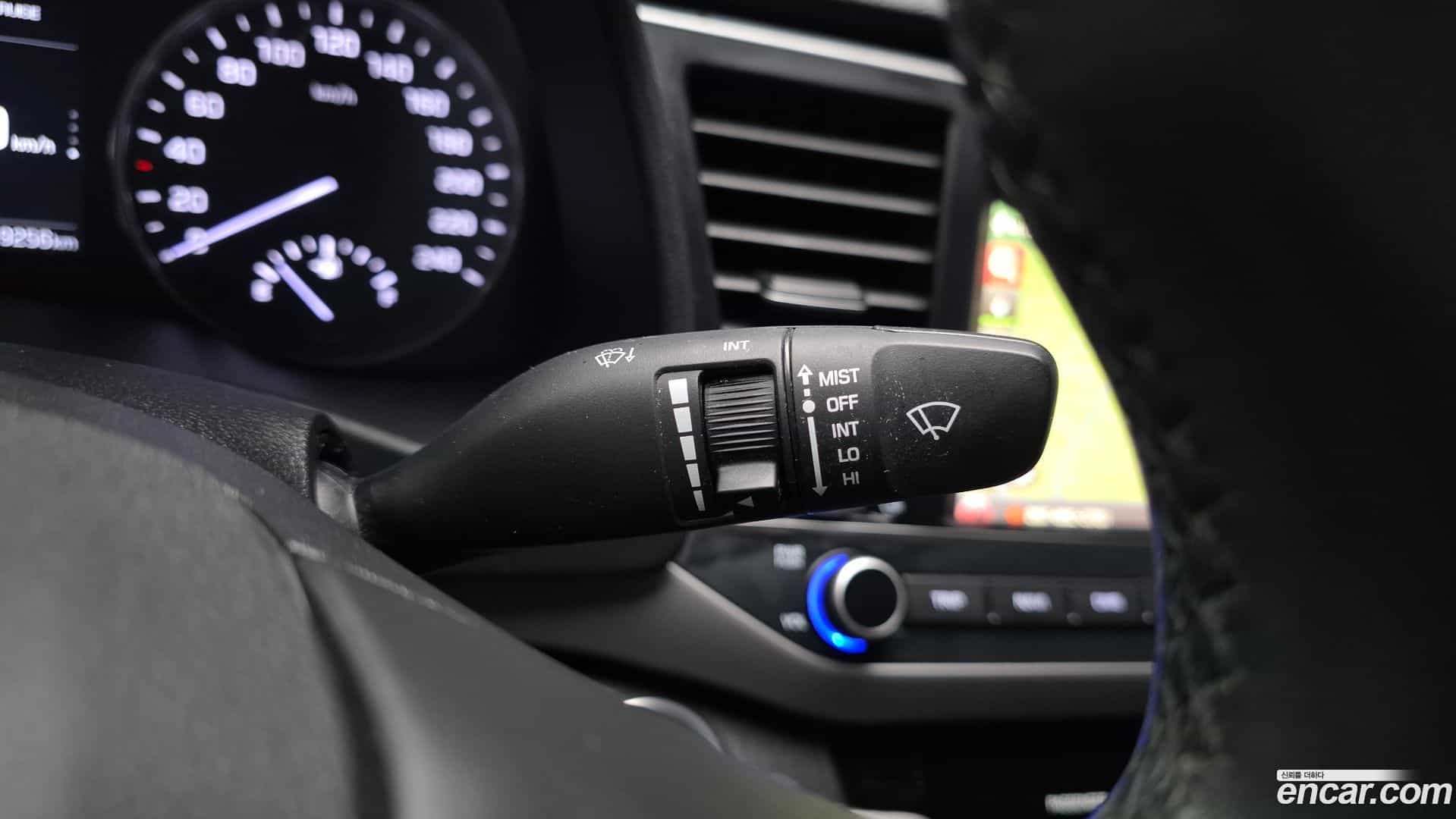 AVANTE Hyundai 2016.6-OPTION-023