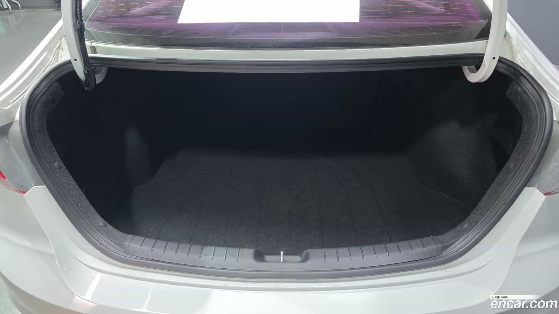 AVANTE Hyundai 2016.6-OPTION-024