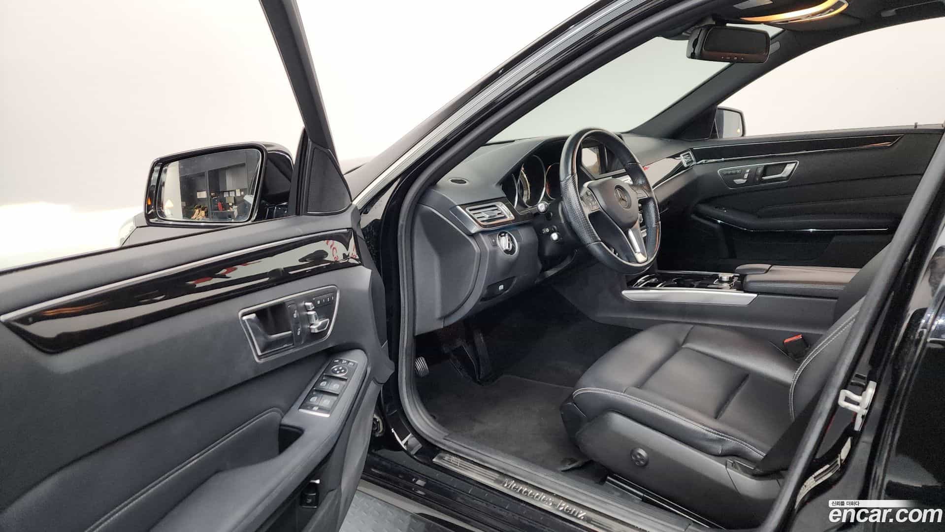 E-Class Mercedes-Benz 2014.11-INNER-010