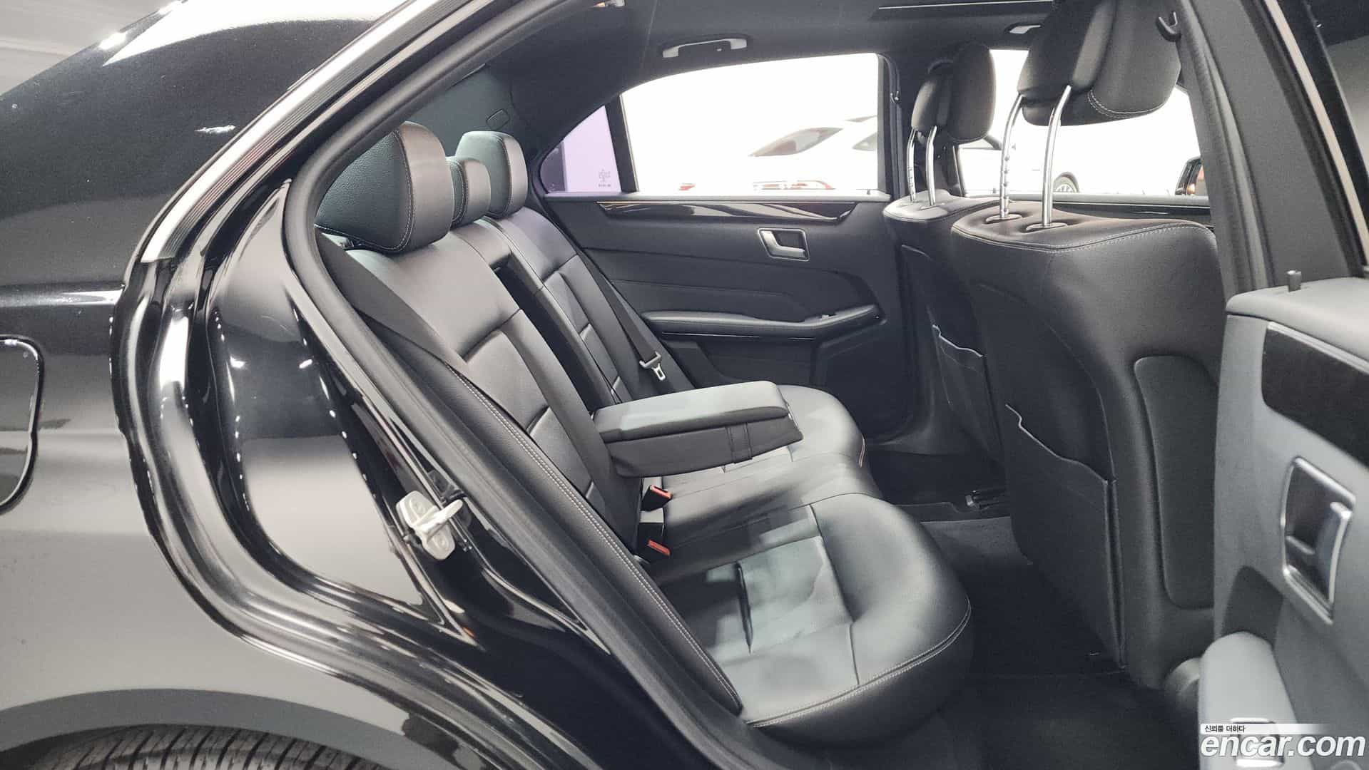E-Class Mercedes-Benz 2014.11-OPTION-016