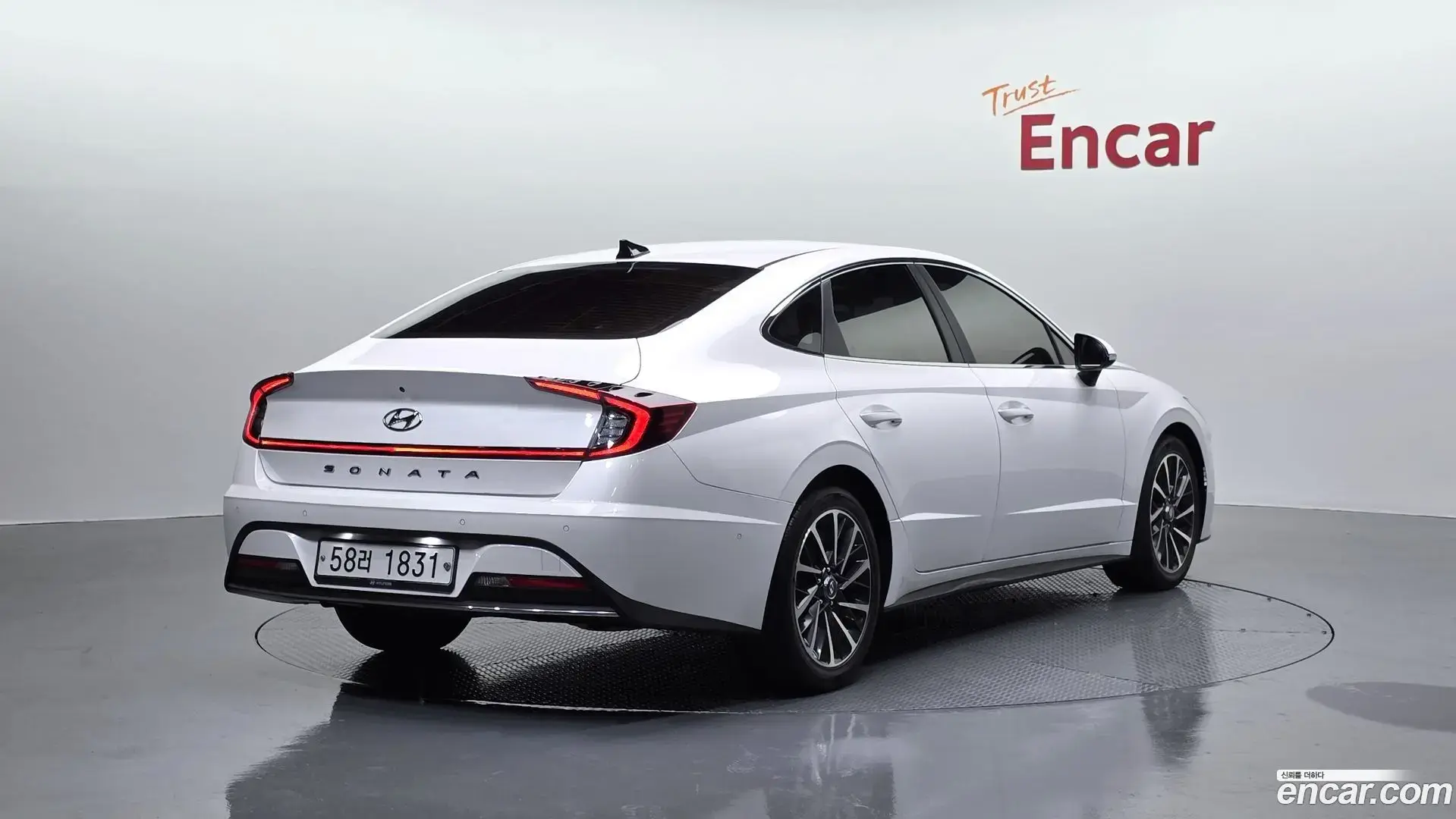 Main__Slider__Photo:Sonata Hyundai 2019.3-1