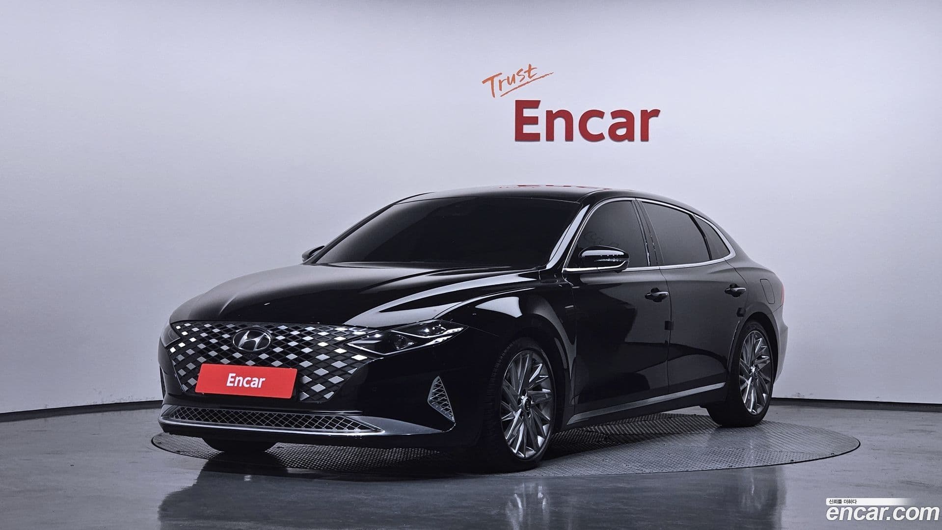 Main__Slider__Photo:Grandeur Hyundai 2020.1-0