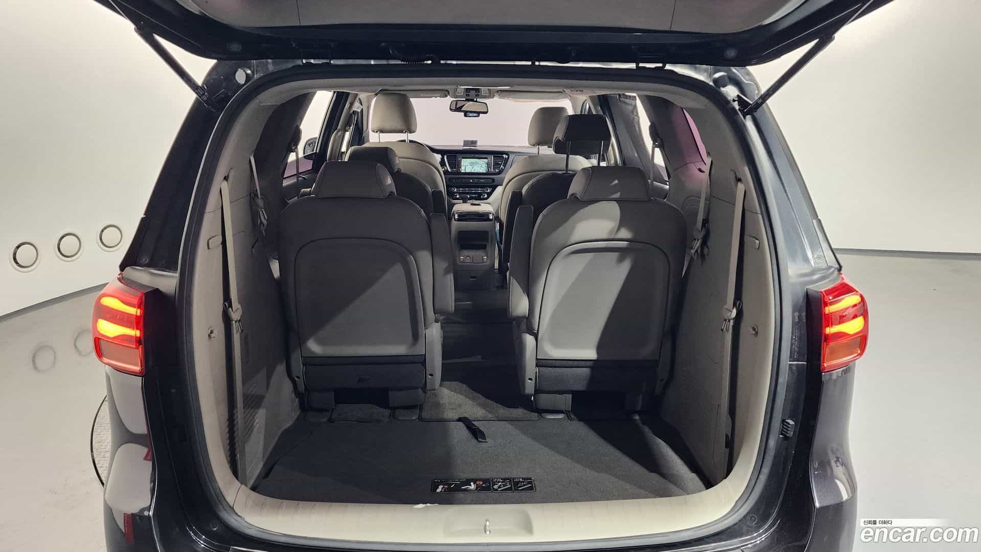 Canival Kia 2018.9-OPTION-024