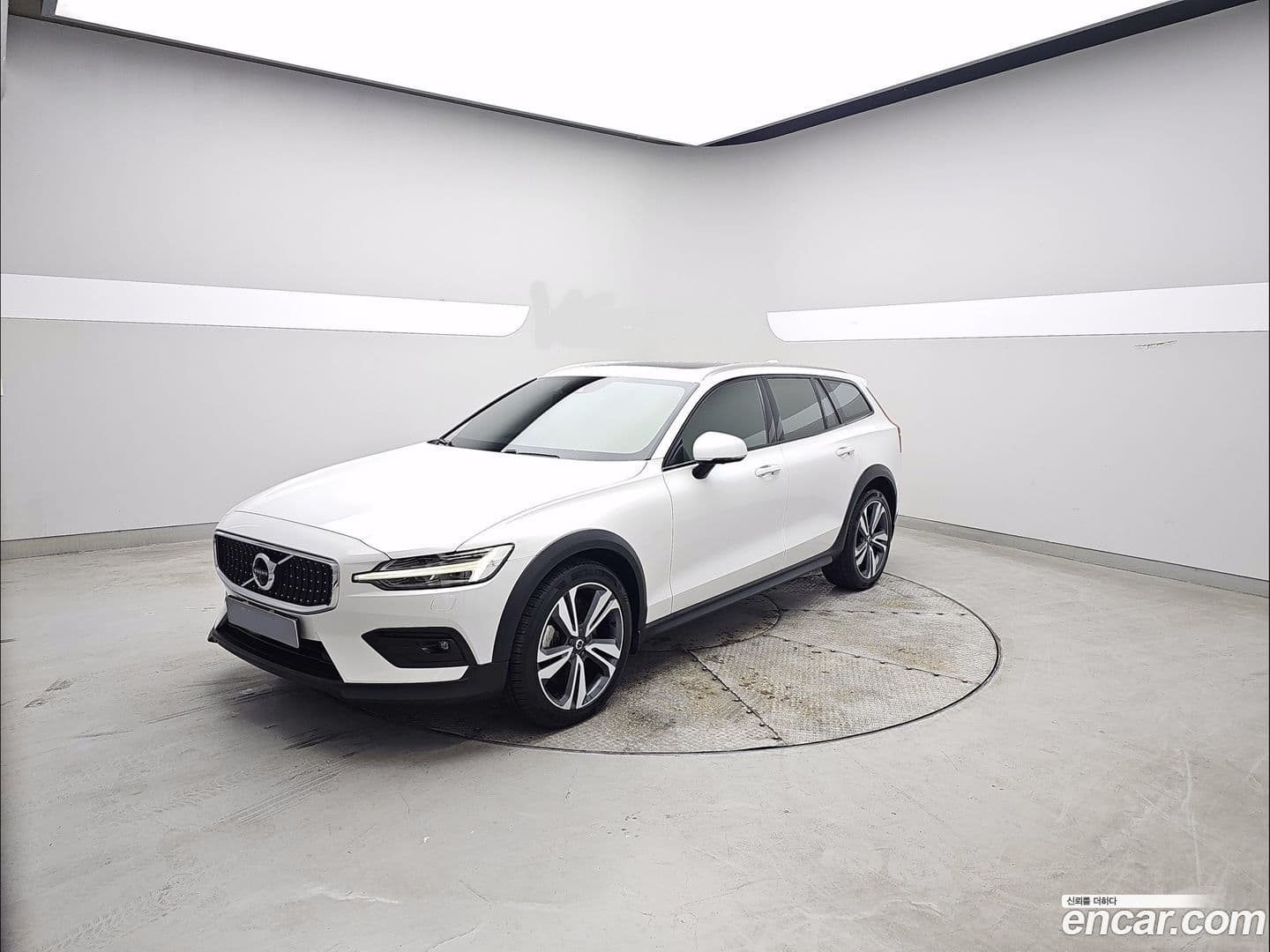 Main__Slider__Photo:V60 Volvo 2021.2-0