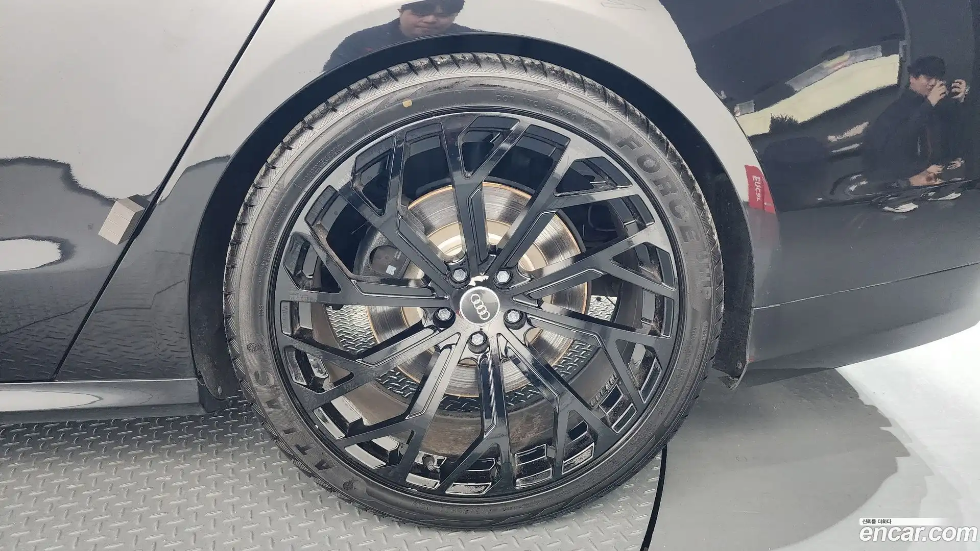 S8 Audi 2013.6-OUTER-005