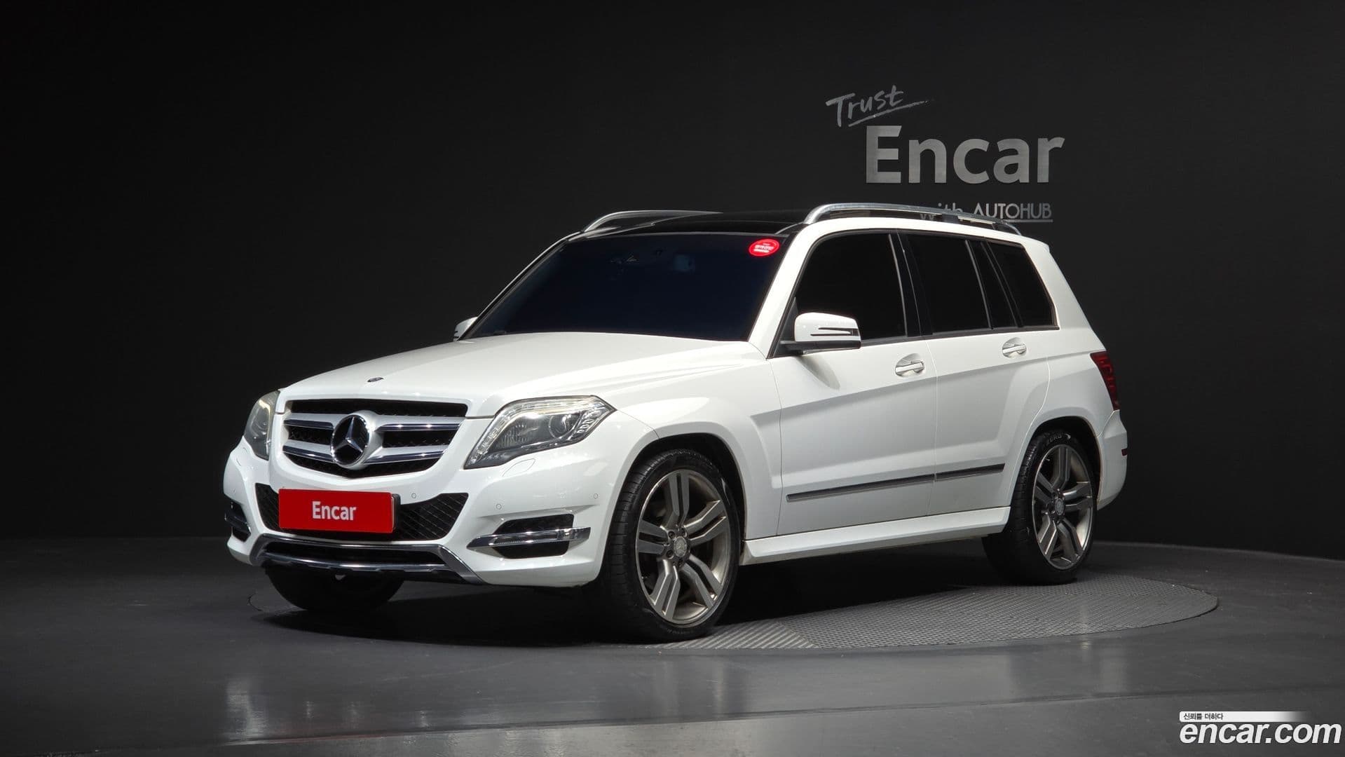 Main__Slider__Photo:GLK-Class Mercedes-Benz 2015.3-0